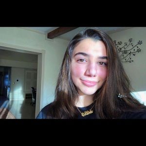 Meet your Posher, Layla